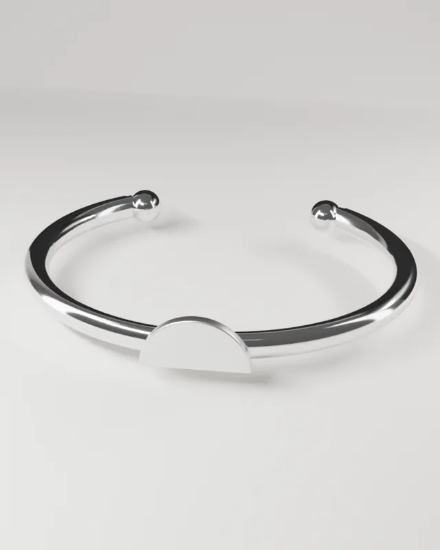 Open cuff with a half-moon